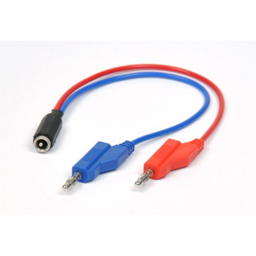 Káblik - DC dutá vidlica 2,5 / 5 mm na dva 4 mm banániky  